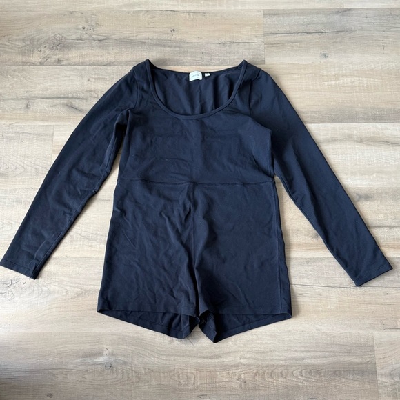 Aritzia Wilfred Free black Kaz long sleeve scoop neck onesie romper - XL - Picture 9 of 10